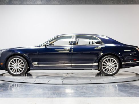 Used 2017 Bentley Mulsanne image 46