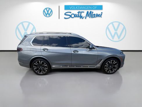 Used 2024 BMW X7 xDrive40i w/ Premium Package AWD/4WD image 8