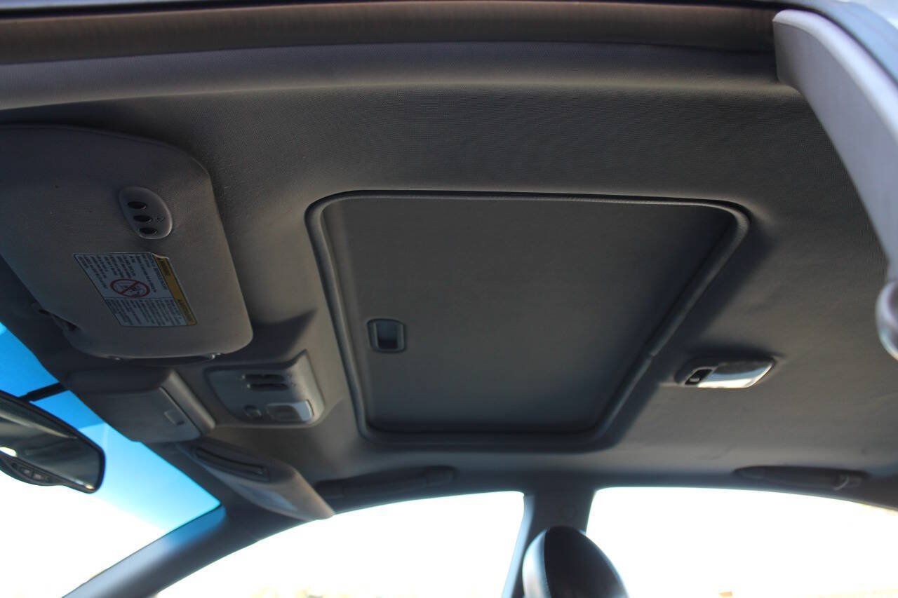 Used 2005 Nissan Altima 3.5 SE w/ (X02) Navigation Pkg FWD image 26