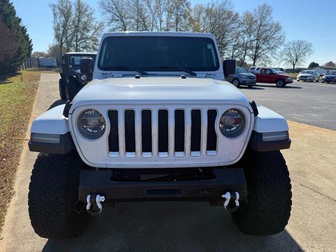 Used 2018 Jeep Wrangler Unlimited Sahara image 6