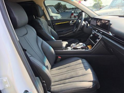 Used 2025 Genesis GV80 2.5T AWD/4WD image 11