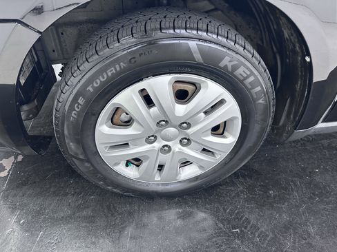 Used 2019 Dodge Journey SE FWD image 22