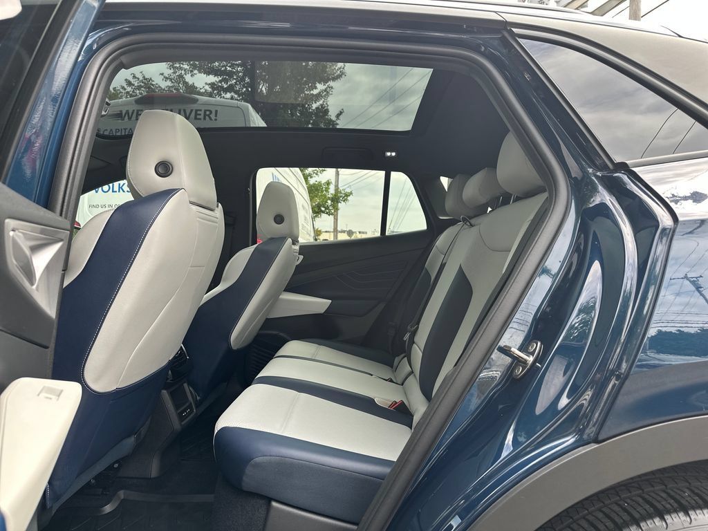 Used 2023 Volkswagen ID.4 S RWD image 18