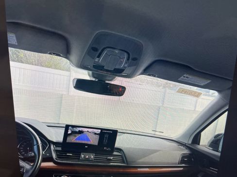 Used 2021 Audi Q5 Premium image 21