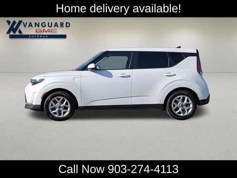 Used 2025 Kia Soul LX w/ LX Technology Package FWD image 4
