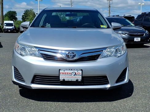 Used 2013 Toyota Camry LE w/ Preferred Accessory Pkg FWD image 2