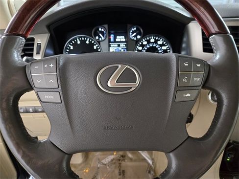 Used 2015 Lexus LX 570 4WD image 32