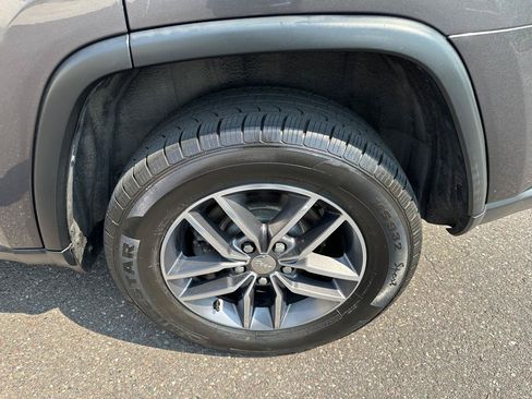 Used 2017 Jeep Grand Cherokee Limited AWD/4WD image 33