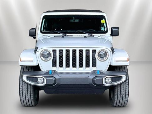Used 2023 Jeep Wrangler Unlimited Sahara w/ Cold Weather Group AWD/4WD image 2