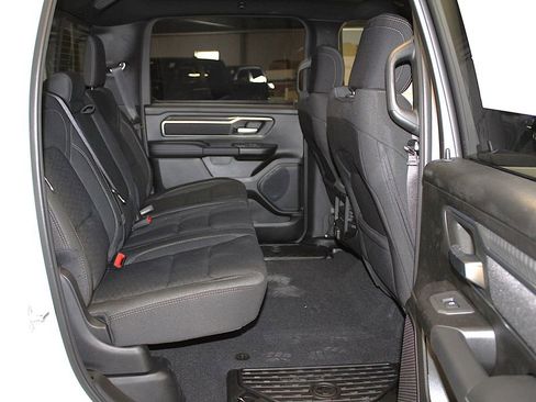 New 2026 RAM 1500 4x4 Crew Cab image 34