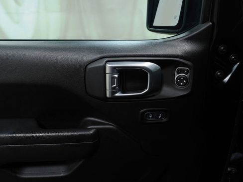 Used 2023 Jeep Wrangler Willys image 22