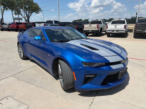 Used 2017 Chevrolet Camaro SS RWD image 4