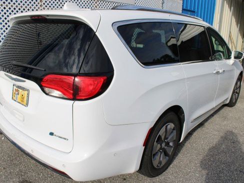 Used 2018 Chrysler Pacifica Limited w/ Advanced Safetytec Group image 5