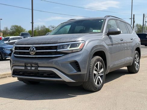 Used 2021 Volkswagen Atlas SE image 2