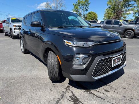 Used 2021 Kia Soul LX FWD image 3