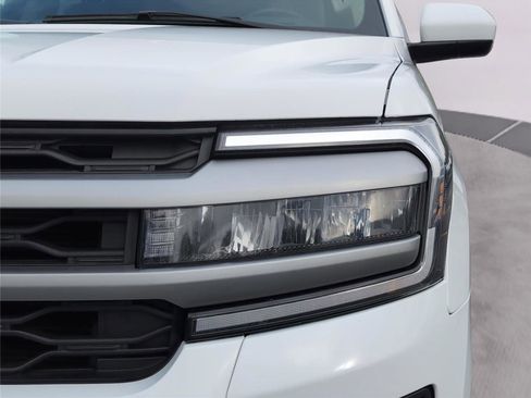 Used 2024 Ford Expedition Max XLT image 12