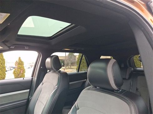 Used 2017 Ford Explorer XLT w/ Equipment Group 202A image 13