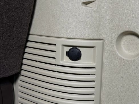 Used 2012 Cadillac Escalade Platinum image 17