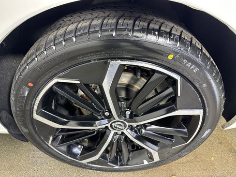 Certified 2024 Nissan Altima 2.5 SR image 5