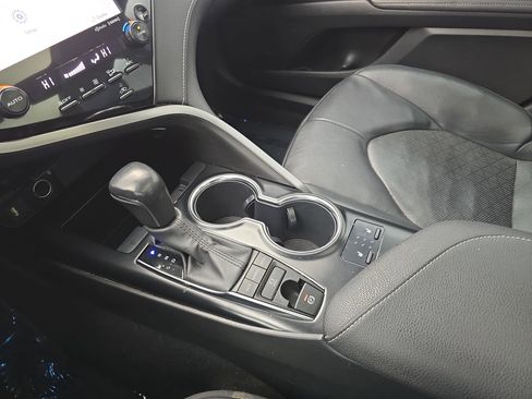 Used 2020 Toyota Camry XSE image 23