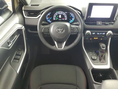 Used 2025 Toyota RAV4 SE image 14
