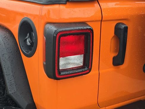 Used 2025 Jeep Wrangler Sport image 33