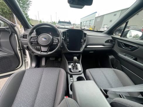 Used 2025 Subaru Forester Premium AWD/4WD image 10