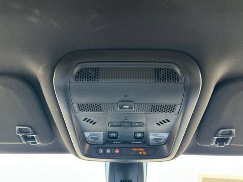 Used 2020 Cadillac XT6 Premium Luxury FWD image 29