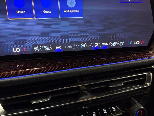 Used 2025 Chevrolet Traverse RS AWD/4WD image 54