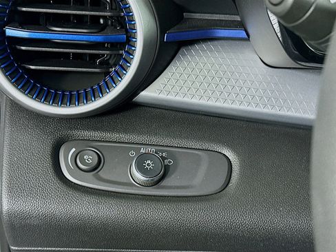 Used 2025 Chevrolet Trax LS image 16