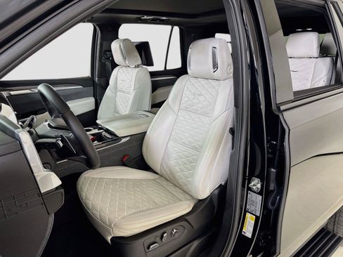 Used 2025 Cadillac Escalade V w/ LPO, ONYX Package AWD/4WD image 14