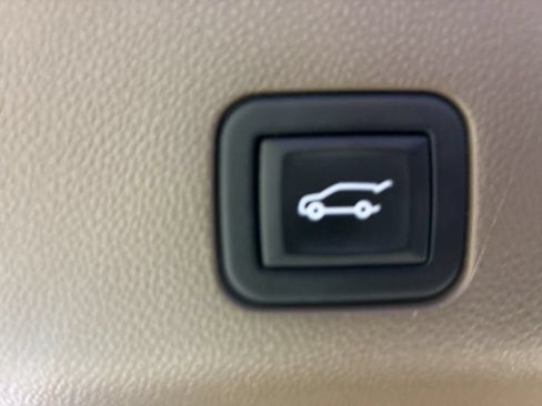 Used 2024 GMC Yukon Denali AWD/4WD image 47