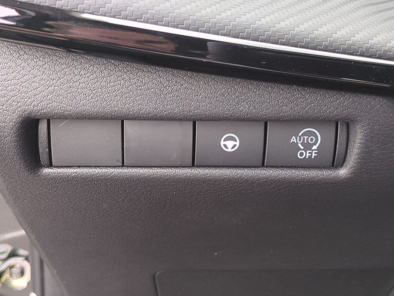 New 2026 Nissan Kicks SR FWD image 17