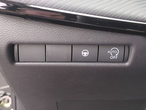 New 2026 Nissan Kicks SR FWD image 17