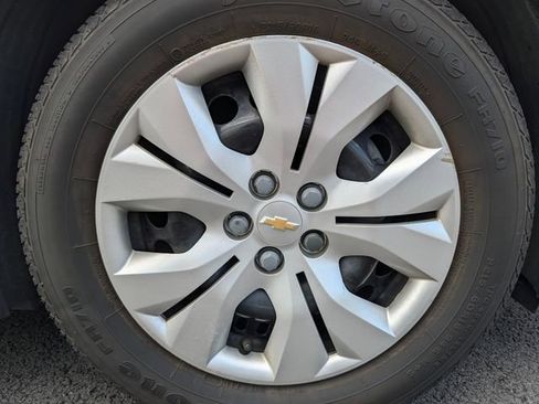 Used 2013 Chevrolet Cruze LS FWD image 9