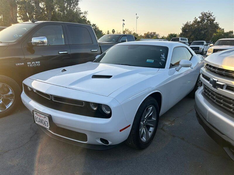 Used 2020 Dodge Challenger SXT RWD image 4