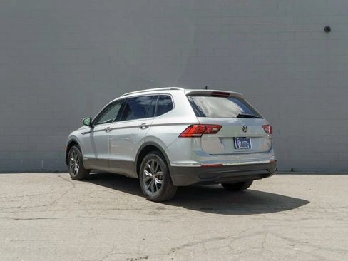 Used 2023 Volkswagen Tiguan SE w/ Panoramic Sunroof Package AWD/4WD image 3