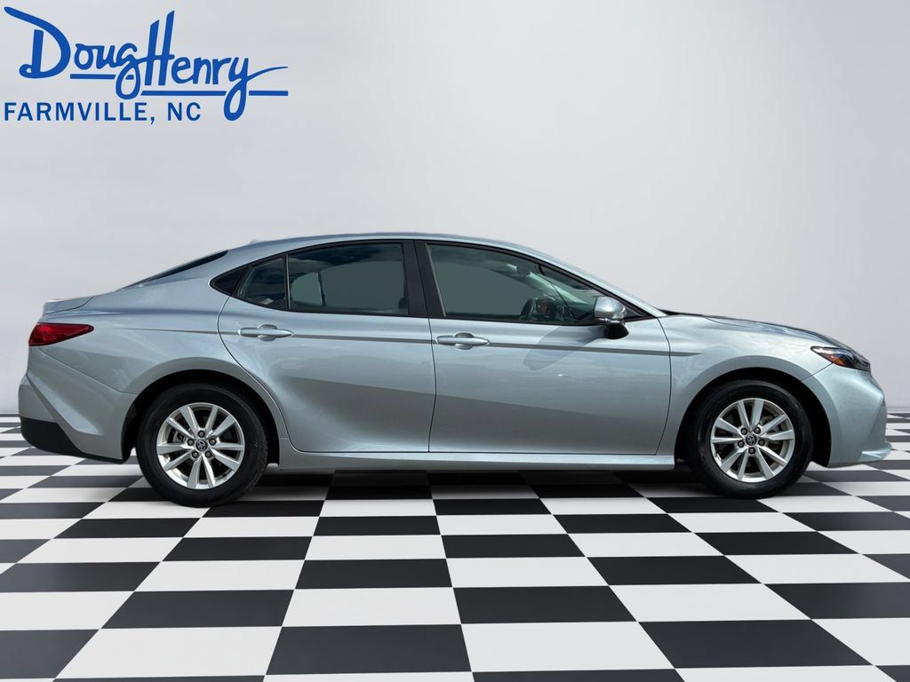 Used 2025 Toyota Camry LE FWD image 6