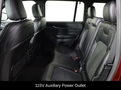 Used 2024 Jeep Grand Cherokee Altitude AWD/4WD image 16