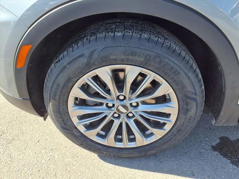 Used 2024 Cadillac XT4 Premium Luxury image 18