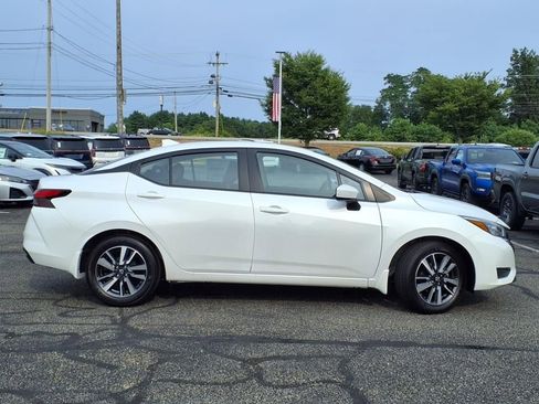 New 2025 Nissan Versa SV w/ Trunk Package image 2