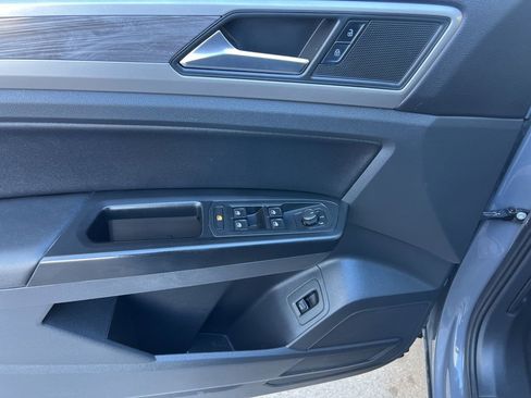 Used 2020 Volkswagen Atlas Cross Sport SE w/ Towing Package image 12