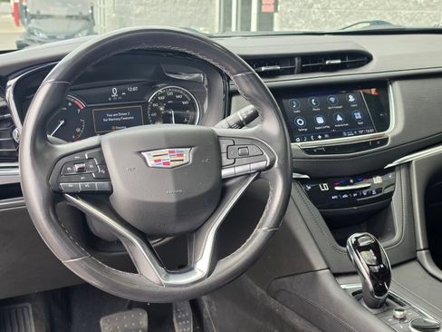 Used 2022 Cadillac XT6 Luxury AWD/4WD image 9