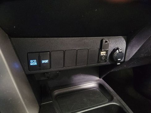 Used 2018 Toyota RAV4 XLE w/ Plus Extra Value Package image 17