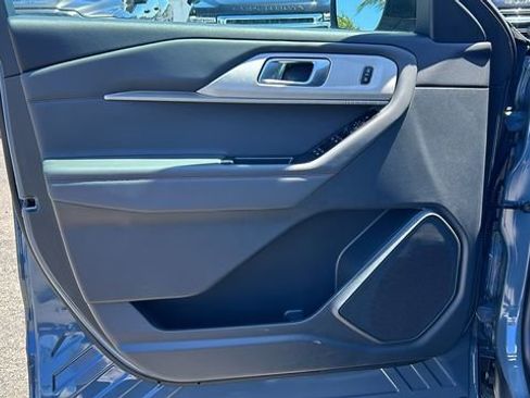 New 2026 Ford Explorer Active w/ Active Comfort Package AWD/4WD image 18