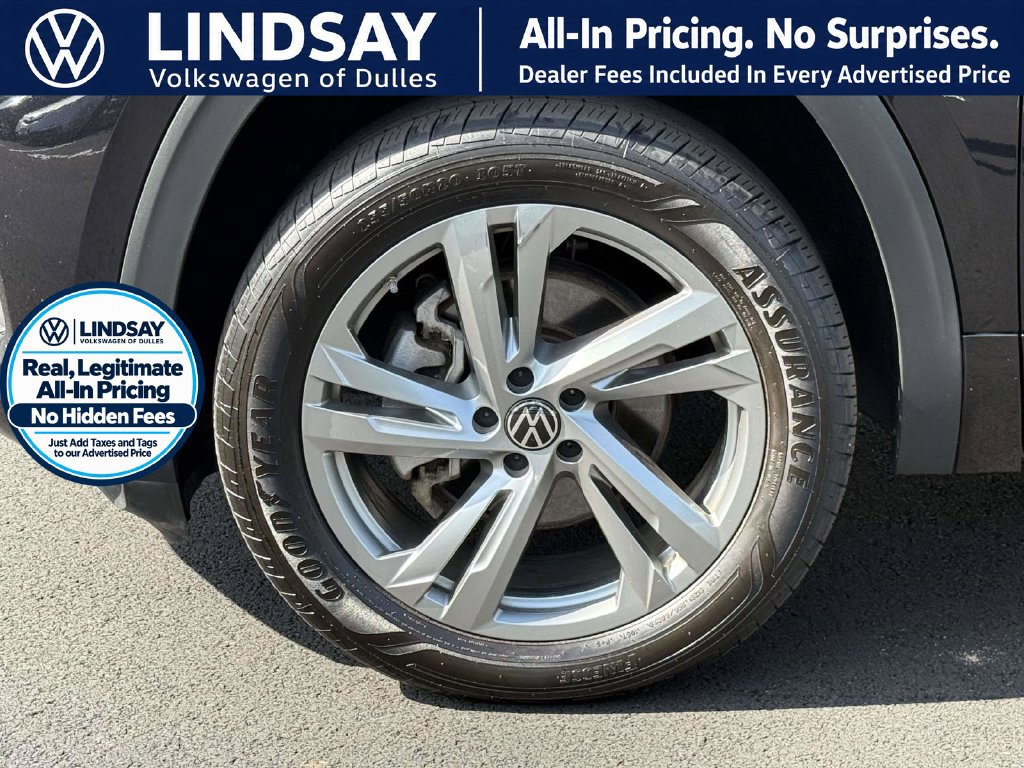 Used 2024 Volkswagen Atlas Cross Sport SEL R-Line AWD/4WD image 7