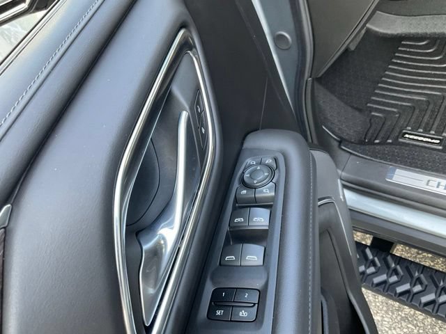 Used 2024 Chevrolet Suburban Z71 w/ Luxury Package AWD/4WD image 8