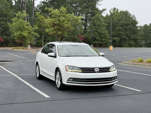 Used 2017 Volkswagen Jetta SEL FWD image 1
