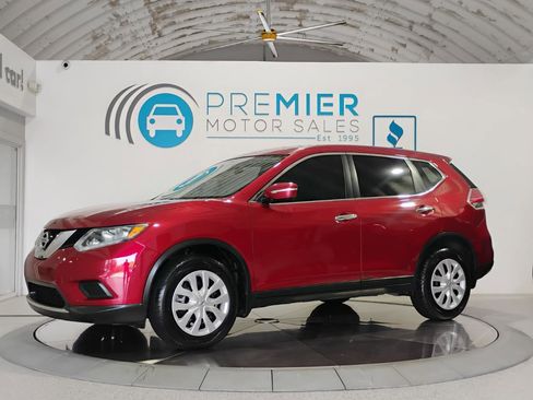 Used 2015 Nissan Rogue S FWD image 2
