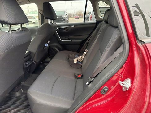 Used 2019 Toyota RAV4 LE image 9